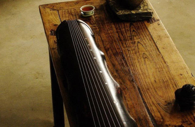 日照市古琴蕴含的传统文化，一把古琴制备出来要两年的时间